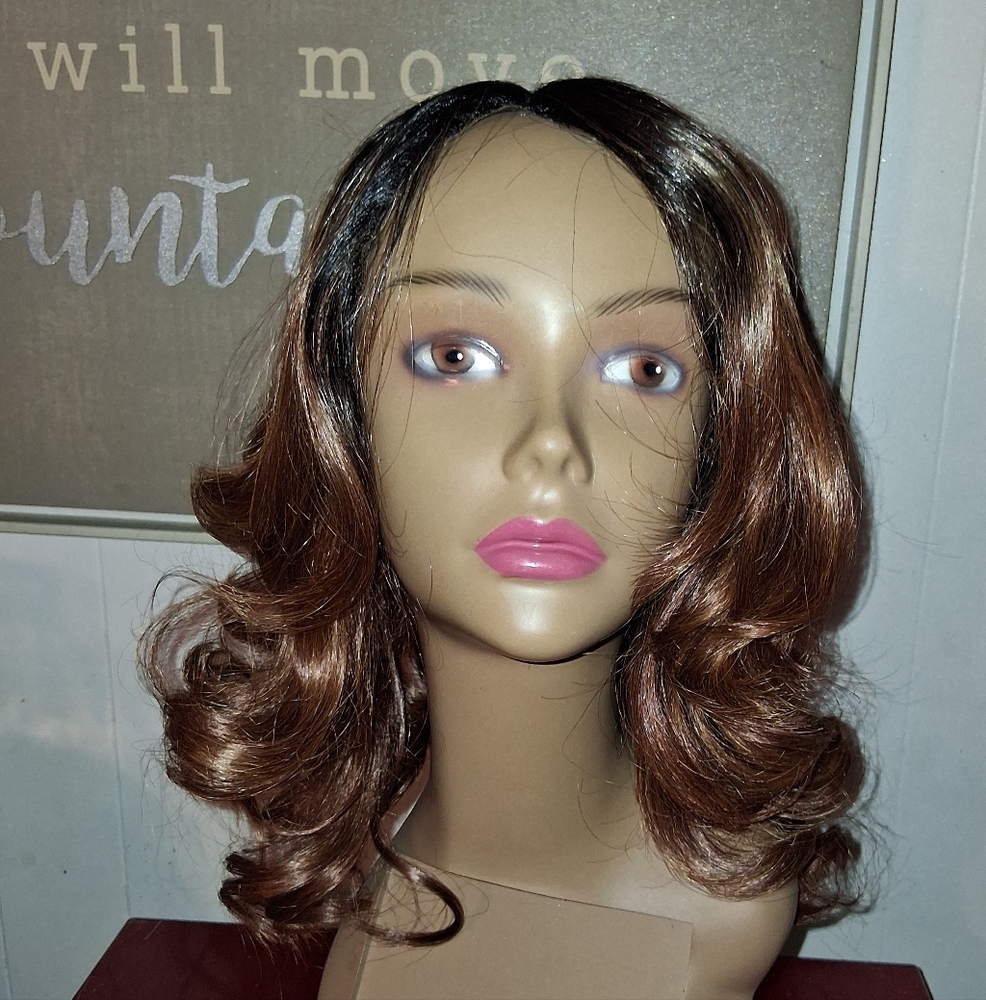 Elegant Brown Wavy Hair Wig